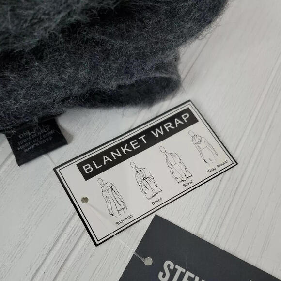 NWT STEVE MADDEN Oversized Black Chunky Scarf - Picture 13 of 13